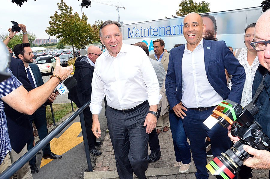 CAQ’s Legault touches base with Marché 440 merchants and customers
