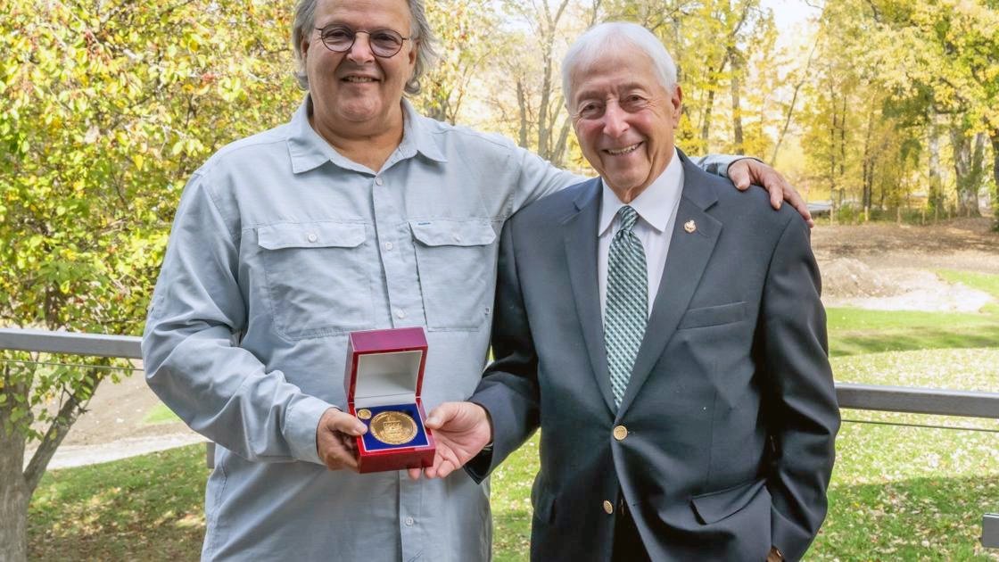 Jean Lauzon receives the Lieutenant Governor’s Medal for Outstanding Merit