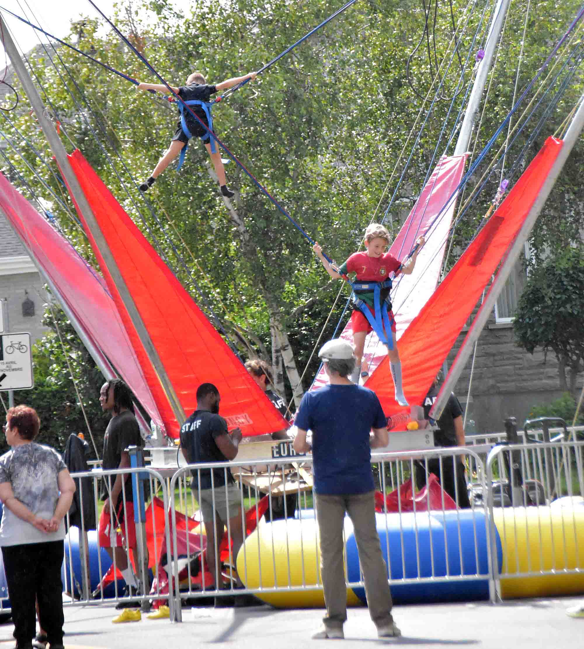 9th annual Fête de Quartier St-Bruno draws hundreds of moms, dads and kids