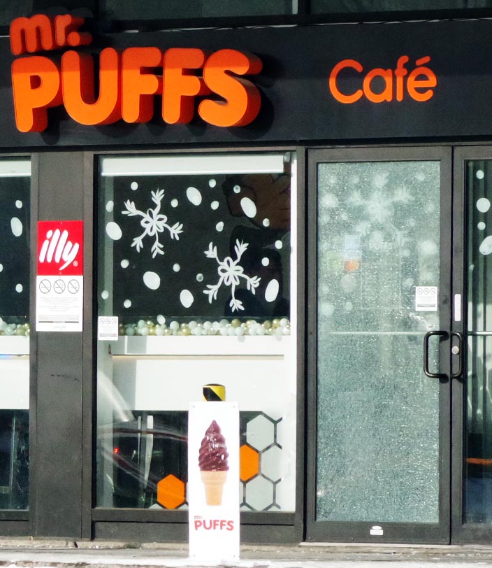 Laval Police investigating after shots fired at Mr. Puffs